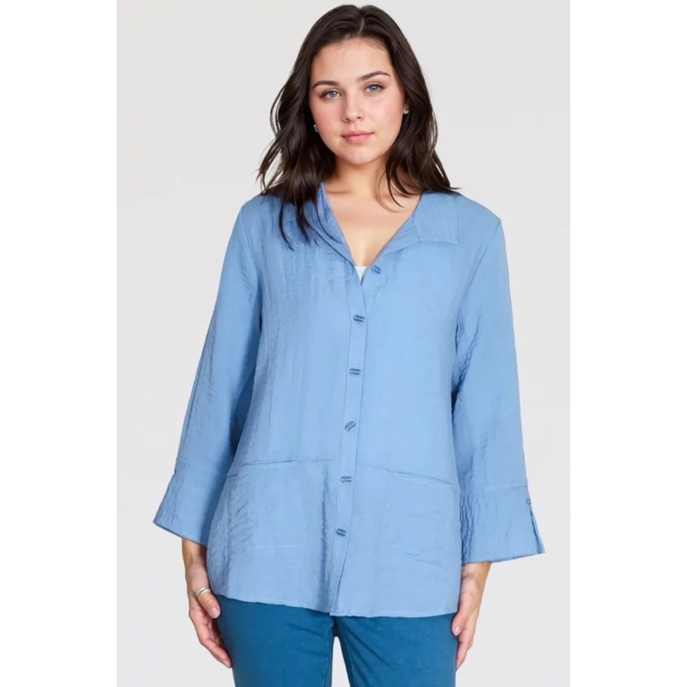 Habitat Express Solid Hidden Pocket Swing Shirt in Cornflower Size Medium